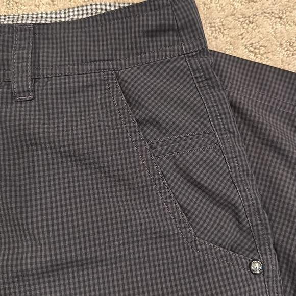 Lululemon men’s shorts size 34 - Picture 6 of 6